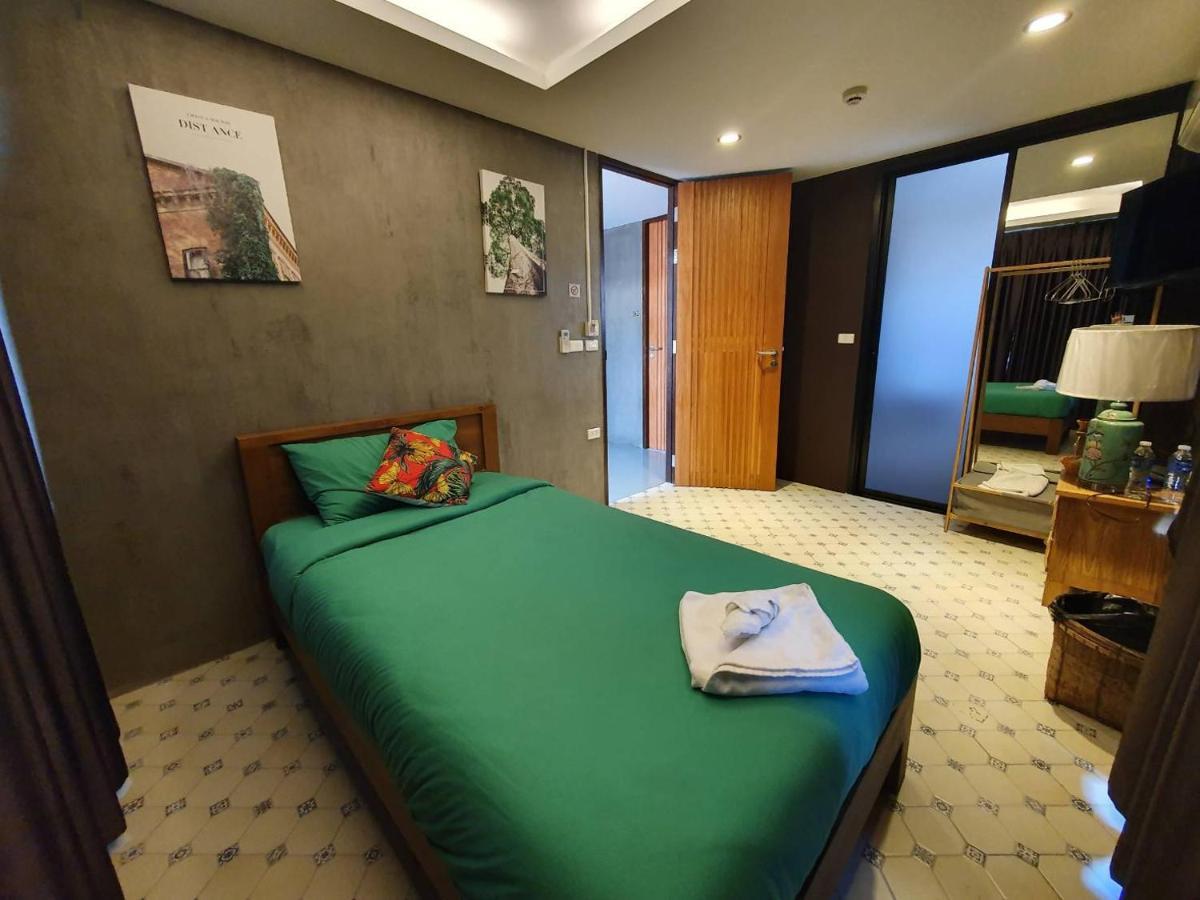 Baan Wualamphong บ้านวัวลำพอง Bangkok Ngoại thất bức ảnh